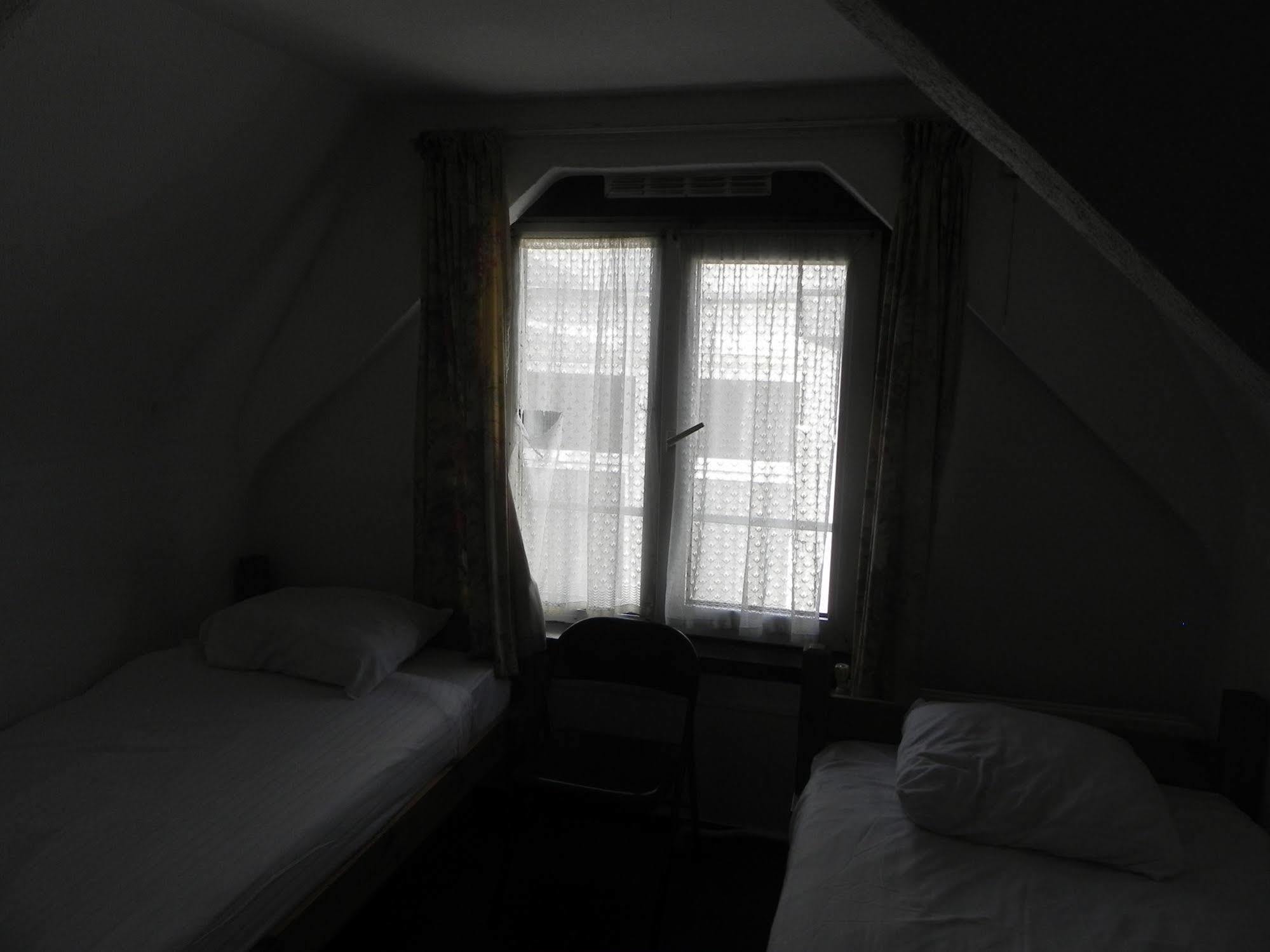 Hotel Crown Amsterdam Bagian luar foto