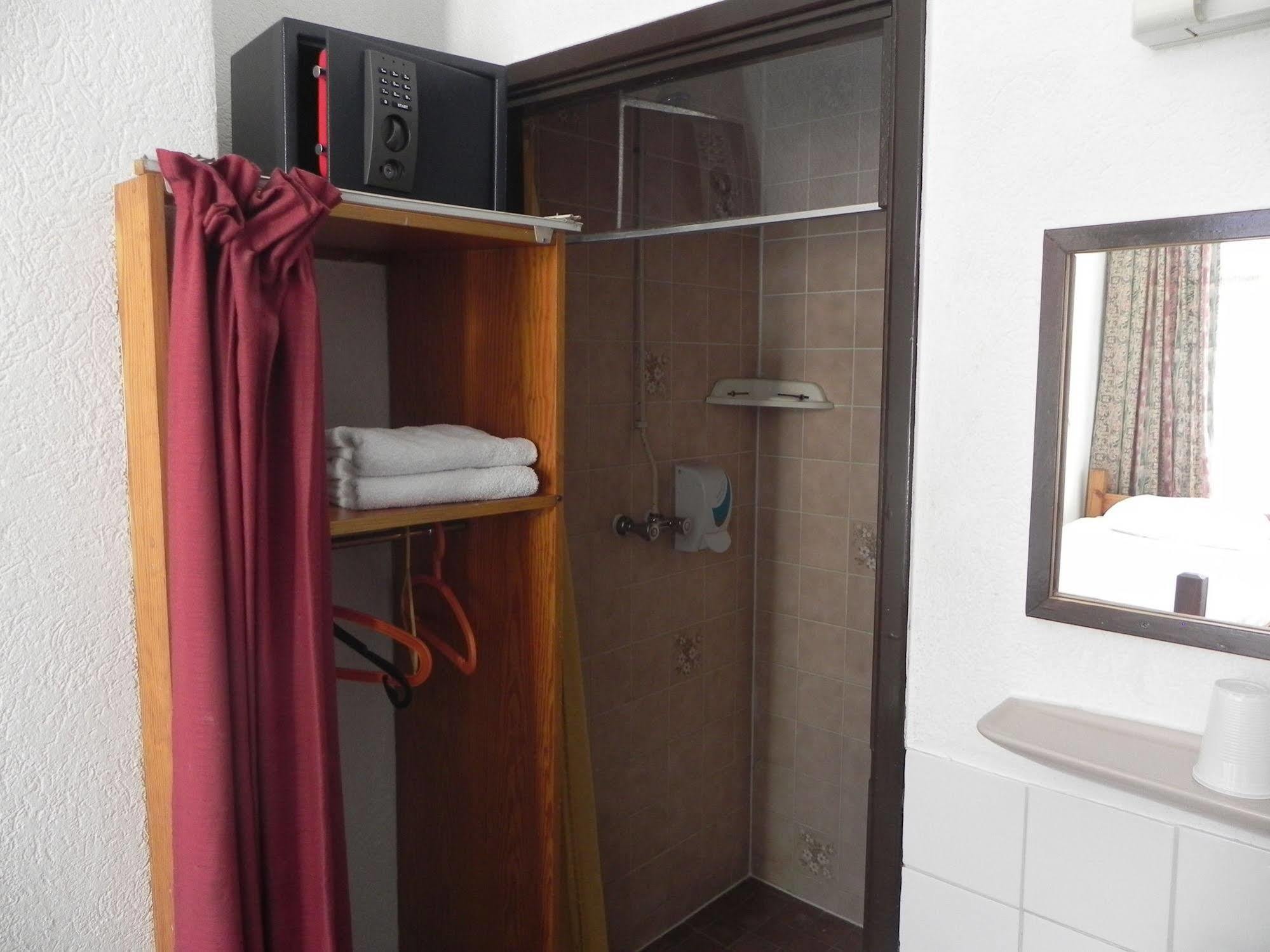 Hotel Crown Amsterdam Bagian luar foto